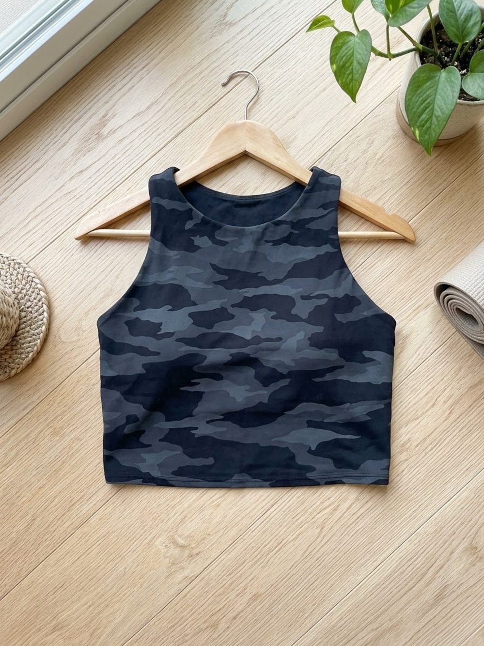 Athleta Black & Gray Camo Crop Tank